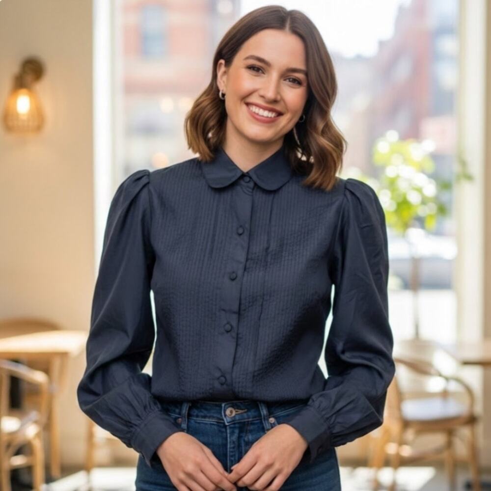 Vintage 1980s Pintuck Pleated Button Up Shirt Peter Pan Collar Blue Taffeta